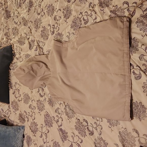 Cream Colored Vest - Picture 2 of 5